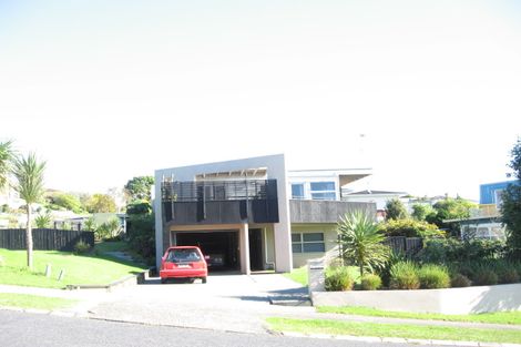 Photo of property in 6 Charles Dickens Drive, Mellons Bay, Auckland, 2014