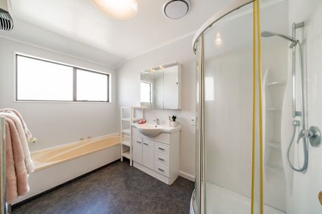 Photo of property in 14 Cullen Place, Tawa, Wellington, 5028