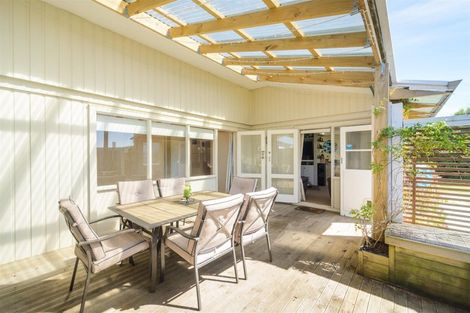 Photo of property in 28 Alexandra Street, Marton, 4710