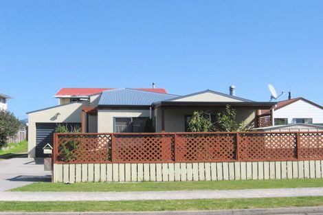 Photo of property in 53a Percy Road, Papamoa Beach, Papamoa, 3118