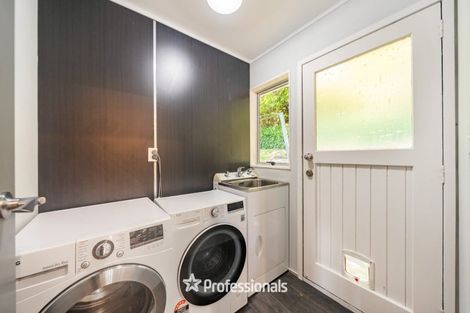 Photo of property in 6 Swadel Way, Karori, Wellington, 6012