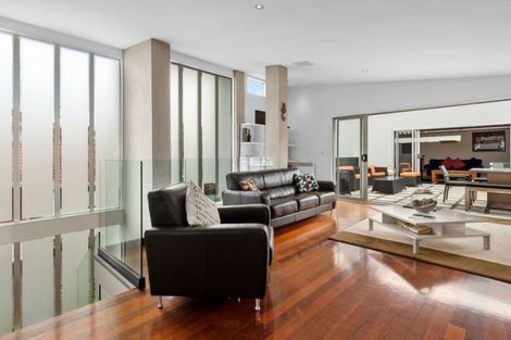 Photo of property in 45 Williamson Avenue, Belmont, Auckland, 0622