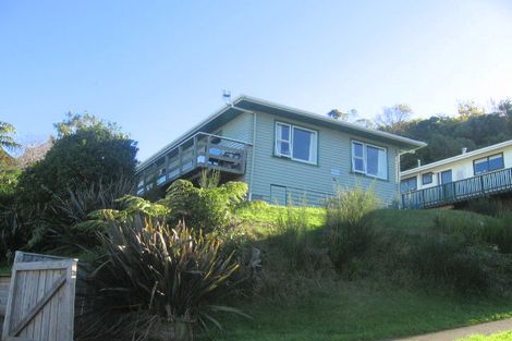 Photo of property in 10 Taka Grove, Normandale, Lower Hutt, 5010