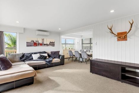 Photo of property in 47 Felgrove Street, Glendene, Auckland, 0602