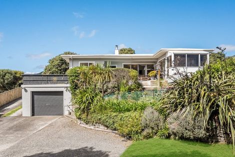 Photo of property in 16 Paneta Street, Paekakariki, 5034