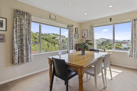 Photo of property in 2 Waterford Drive, Churton Park, Wellington, 6037