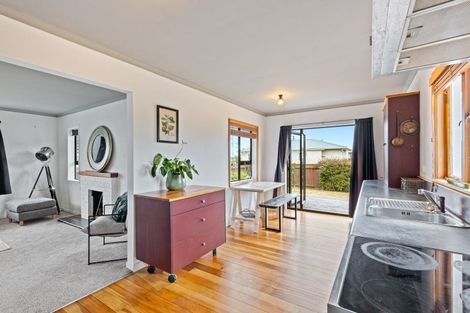 Photo of property in 13 York Crescent, Westown, New Plymouth, 4310