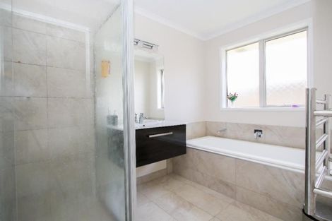 Photo of property in 14 Teatree Close, Huntington, Hamilton, 3210