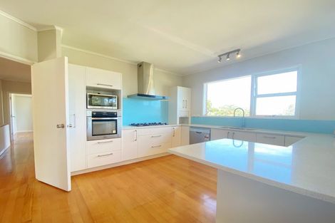 Photo of property in 78 Onewa Road, Northcote Point, Auckland, 0627