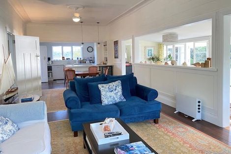 Photo of property in 13 Robertson Street, Russell, 0202