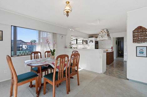 Photo of property in 2 Ngahere Street, Inglewood, 4330