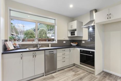 Photo of property in 2/8 Wedgewood Avenue, Cashmere, Christchurch, 8022