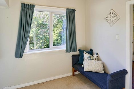 Photo of property in 5 Te Pari Pari Road, Pukerua Bay, 5026