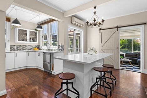 Photo of property in 305 Southland Road, Hastings, 4122