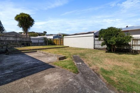 Photo of property in 20 Rospeath Crescent, Spotswood, New Plymouth, 4310