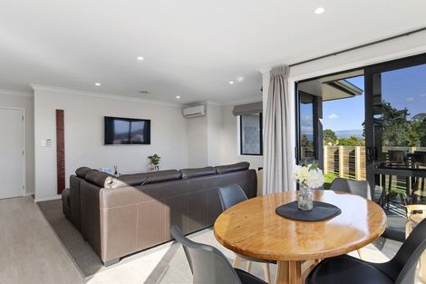 Photo of property in 83 Bert Wall Drive, Omokoroa, 3114