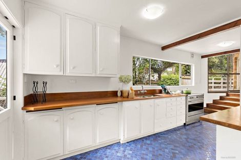 Photo of property in 7a Tinopai Road, Titirangi, Auckland, 0604