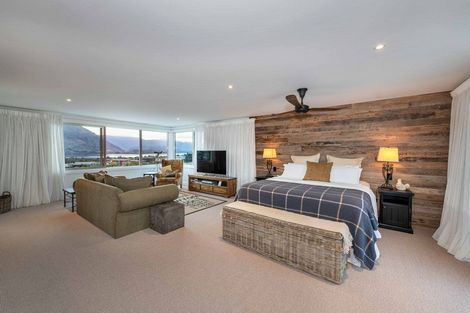 Photo of property in 11 Barclay Place, Wanaka, 9305