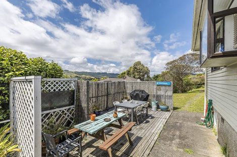 Photo of property in 4 Hillary Street, Tawa, Wellington, 5028