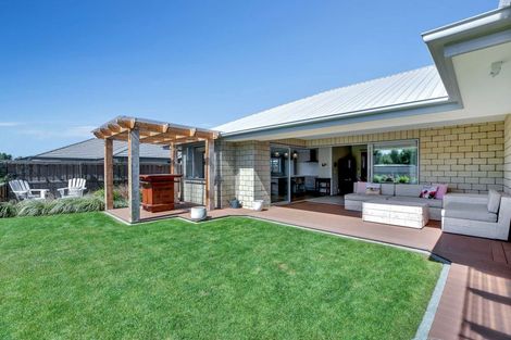 Photo of property in 6 Hunter Lane, Amberley, 7410