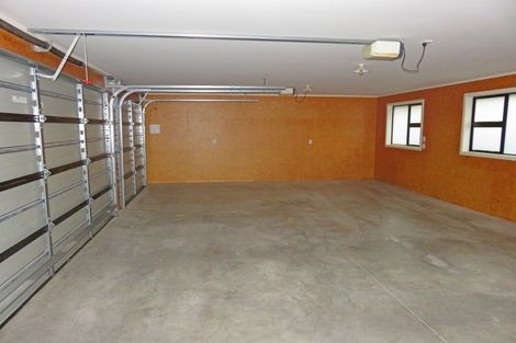 Photo of property in 53 Rosalie Terrace, Kelvin Grove, Palmerston North, 4414