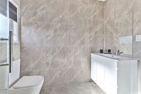 Photo of property in 2/8 Anglers Way, Wattle Downs, Auckland, 2102