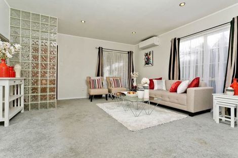 Photo of property in 4 Owl Court, Unsworth Heights, Auckland, 0632