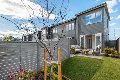 Photo of property in 4 Wintergarden Avenue, Rosehill, 2113