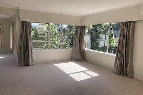 Photo of property in 1/4 Mahuta Grove, Northcote, Auckland, 0627