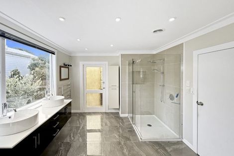 Photo of property in 21 Weraroa Road, Waverley, 4510