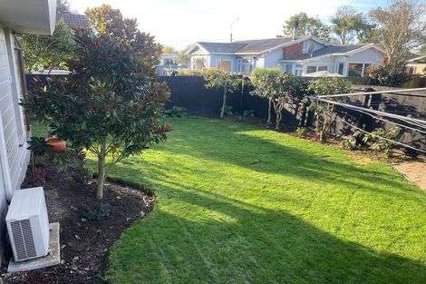 Photo of property in 2/50 Chipping Lane, Redwood, Christchurch, 8051