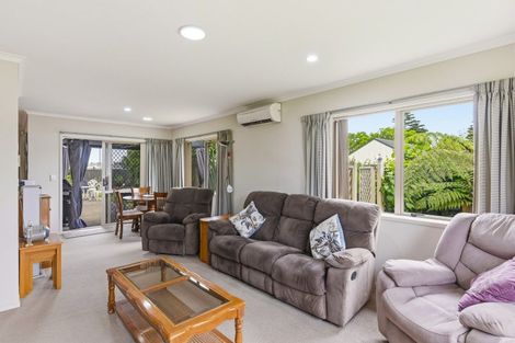Photo of property in 63 Weraroa Road, Levin, 5510
