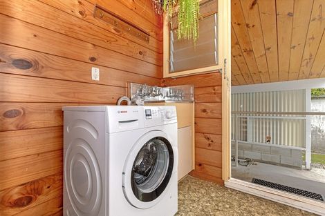 Photo of property in 15 Root Street, Gisborne, 4010