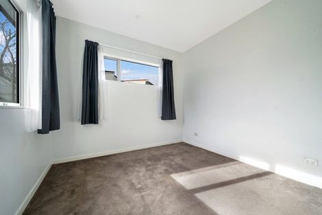 Photo of property in 4a Glenvil Lane, Te Atatu Peninsula, Auckland, 0610