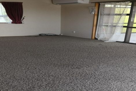 Photo of property in 34a Mark Edward Drive, Half Moon Bay, Auckland, 2012