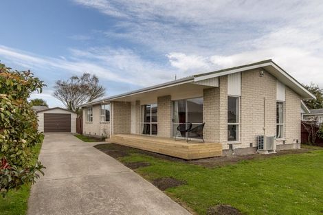 Photo of property in 3 Carteret Place, Aranui, Christchurch, 8061