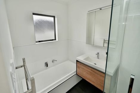 Photo of property in 27 Rosalie Terrace, Kelvin Grove, Palmerston North, 4414