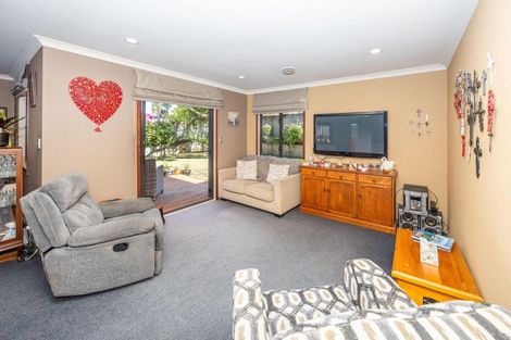 Photo of property in 37 Bramley Drive, Rototuna, Hamilton, 3210