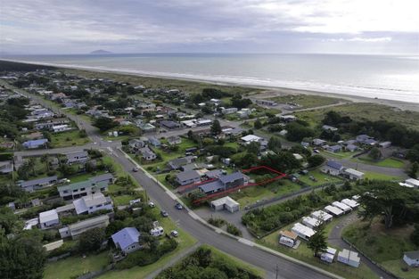 Photo of property in 129 Park Avenue, Waitarere Beach, Levin, 5510