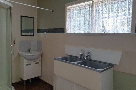 Photo of property in 475 Glenfield Road, Glenfield, Auckland, 0629