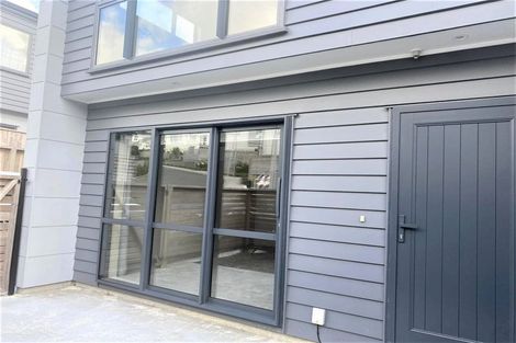 Photo of property in 27 Brindle Way, Newlands, Wellington, 6037