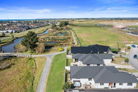 Photo of property in 69 Harding Drive, Papamoa Beach, Papamoa, 3118
