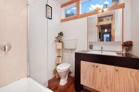 Photo of property in 20 Hawkhurst Road, Lyttelton, 8082