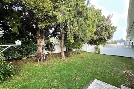 Photo of property in 1 Miltonia Avenue, Te Atatu South, Auckland, 0610