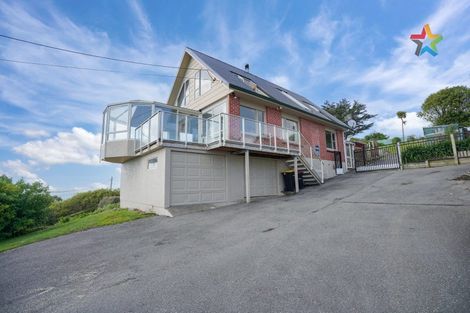Photo of property in 14 Marine Parade, Bluff, 9814