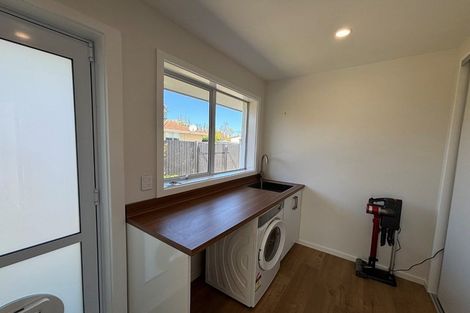 Photo of property in 102a Isleworth Road, Bishopdale, Christchurch, 8053