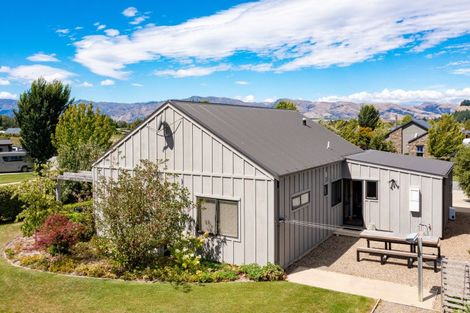 Photo of property in 2 Snowberry Street, Albert Town, Wanaka, 9305