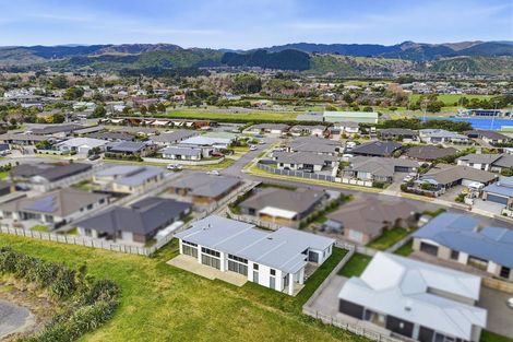 Photo of property in 12 Bridford Way, Paraparaumu, 5032