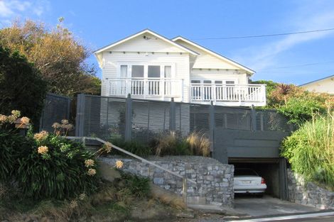 Photo of property in 104 Nevay Road, Karaka Bays, Wellington, 6022