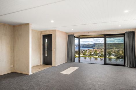 Photo of property in 11 Blackhawk Close, Kinloch, 3377